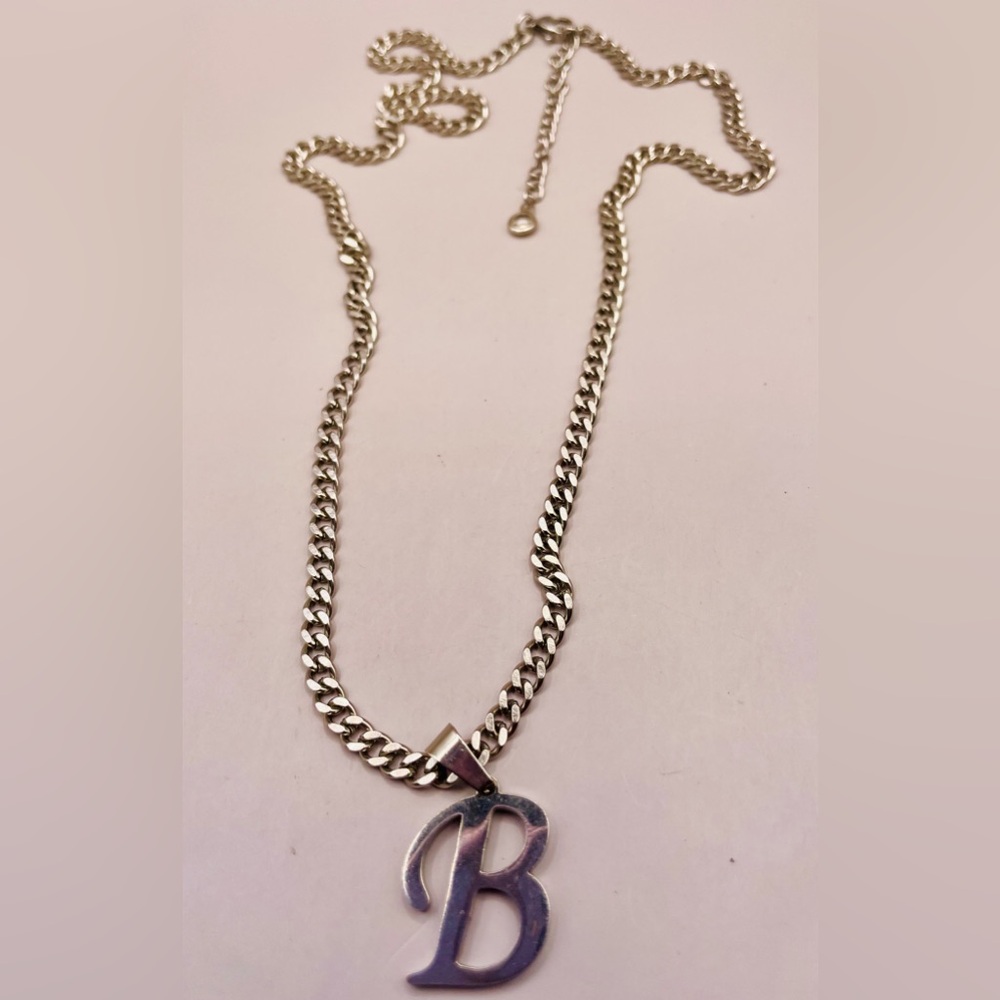 Silver Tone Chain With A Script B Initial Pendant… - image 4